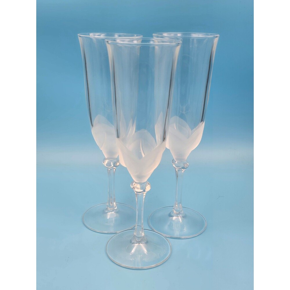 Cristal d'Arques-Durand "Florence" frosted raised petal champagne flutes 7.5 (3)